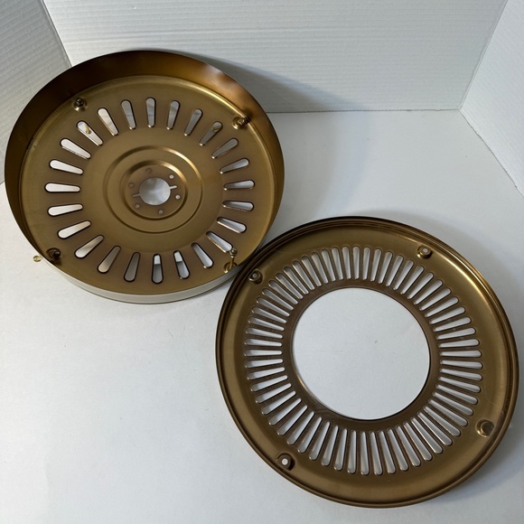 VTG Antique Brass Tone Ceiling Fan Motor Housing Cover Canopy 2 Pieces W/ Screws - Picture 4 of 15